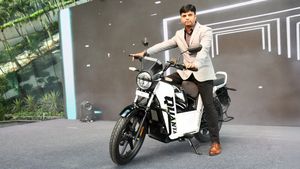 130 കി.മീ ഓടാന്‍ 2.7 യൂണിറ്റ് കറണ്ട് മതി! കൊതിപ്പിക്കുന്ന വിലയില്‍ പുതിയ 'സ്വദേശി' ഇവി വിപണിയില്‍