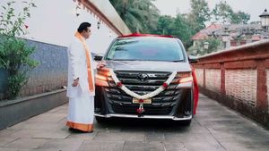 സുരേഷ് ഗോപിക്കും ഒന്നുണ്ട്, 1.50 കോടിയുടെ ആഡംബര കാർ വാങ്ങി മുതിർന്ന ബിജെപി നേതാവ്