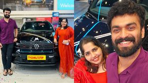 'ജസ്റ്റ് കിഡ്ഡിങ്ങ്' അല്ല കേട്ടോ, പ്രേമലുവിലെ ആദി ചേട്ടൻ്റെ പുത്തൻ വണ്ടി കണ്ടോ