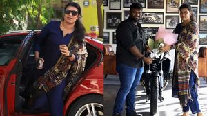 ചുരിദാറിൽ സാധാരണയായി വന്നിറങ്ങിയ സ്ത്രീ, വാങ്ങിക്കൊണ്ട് പോയത് 24.68 ലക്ഷത്തിന്റെ ആഡംബര ബൈക്ക്