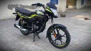 ഓലയും ഏഥറും അങ്ങ് മാറി നിന്നോ; റോഡ് ഭരിക്കാൻ ബജാജിൻ്റെ 110 CC മടങ്ങിയെത്തി