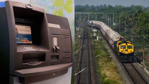 യാത്രയിൽ കൈയിൽ കരുതിയ പൈസ തീർന്നോ? വിഷമിക്കേണ്ട, ട്രെയിനില്‍ ATM സ്ഥാപിച്ച് ഇന്ത്യൻ റെയിൽവേ
