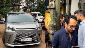 ഇതാണോ സിംപിൾ ലൈഫ് എന്ന് പറയുന്നത്! 3.34 കോടിയുടെ എംപിവി ഗാരേജിലെത്തിച്ച് മോളിവുഡിൻ്റെ രാജകുമാരൻ
