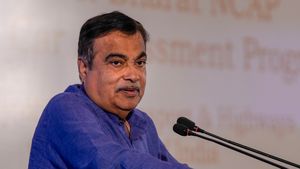 ഗതാഗത മന്ത്രിക്ക് പോലും രക്ഷയില്ലല്ലോ! ഇപ്പോ എങ്ങനെ ഇരിക്കുന്നുവെന്ന് ജനങ്ങളും സോഷ്യൽ മീഡിയയും