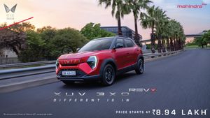 8.94 ലക്ഷത്തിന് കിടിലൻ ലുക്കും ഇൻ്റീരിയറും; XUV 3XO REVX സീരിസ് അവതരിപ്പിച്ച് മഹീന്ദ്ര, ഇനി കച്ചോടം കൂടും