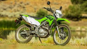 എക്‌സ്‌പൾസ് ഇതോടെ തീരും! കവസാക്കി KLX230 ഇനി 1.99 ലക്ഷത്തിന് വാങ്ങിക്കാം, ഒറ്റയടിക്ക് കുറച്ചത് 1.30 ലക്ഷം രൂപ