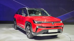 എന്റമ്മോ 4WD, ADAS, ഹൈബ്രിഡ് എഞ്ചിൻ, 5-സ്റ്റാർ സേഫ്റ്റി അങ്ങനെ കുറേ... മാരുതിയുടെ പുത്തൻ എസ്‌യുവി ഇങ്ങെത്തി