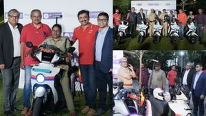 കൊച്ചിയില്‍ ഇനി 'സ്മാര്‍ട്' പട്രോളിംഗ്! അത്യാധുനിക ന്യൂമെറോസ് ഇ-സ്‌കൂട്ടറുകള്‍ പോലീസ് സേനയില്‍