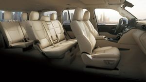 വിശ്വസിച്ച് വാങ്ങിയ ടൊയോട്ട എസ്‌യുവിക്കും പണികിട്ടി, വേഗം തിരികെയെത്തിക്കാൻ അറിയിച്ച് കമ്പനി 