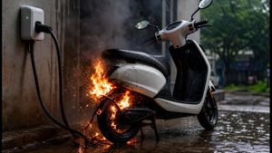 മഴക്കാലത്ത് ഇലക്ട്രിക് വാഹനങ്ങൾ ചാർജ് ചെയ്യുമ്പോൾ സൂക്ഷിക്കുക; ഈ തെറ്റുകൾ വരുത്തിയാൽ അപകടം ഉറപ്പ്!