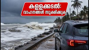 കേരള തീരത്ത് കള്ളക്കടൽ ഭീഷണി: റെഡ് അലർട്ട് പ്രഖ്യാപിച്ചു, വാഹനങ്ങൾ സുരക്ഷിതമാക്കാൻ അടിയന്തര നിർദേശം