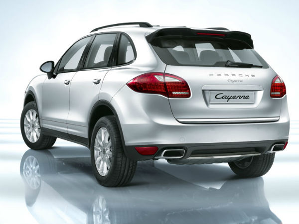 പോഷെ കായേനും ശ്രീദേവിയും