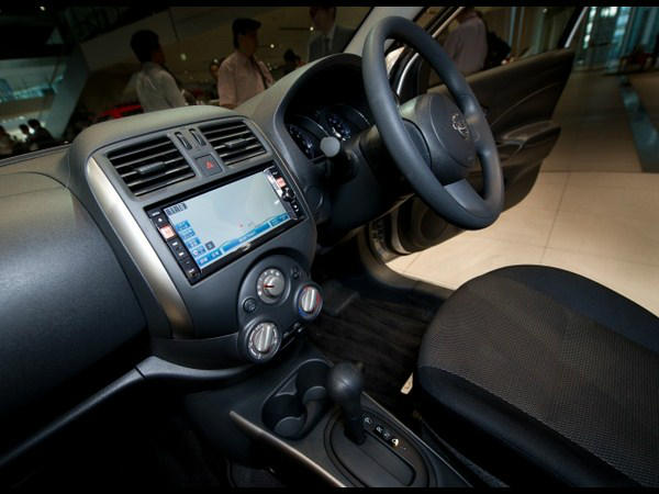 നിസ്സാന്‍ ലാറ്റിയോ