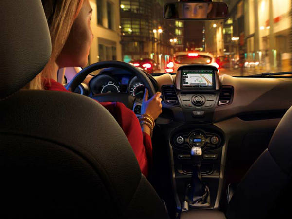 2014 ഫോര്‍ഡ് ഫിയസ്റ്റ ഹാച്ച്ബാക്ക്