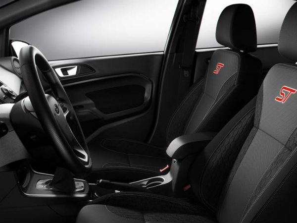 2014 ഫോര്‍ഡ് ഫിയസ്റ്റ ഹാച്ച്ബാക്ക്