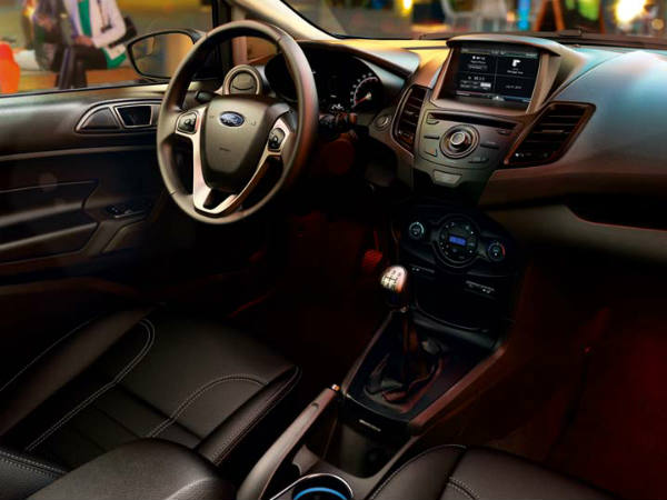 2014 ഫോര്‍ഡ് ഫിയസ്റ്റ ഹാച്ച്ബാക്ക്