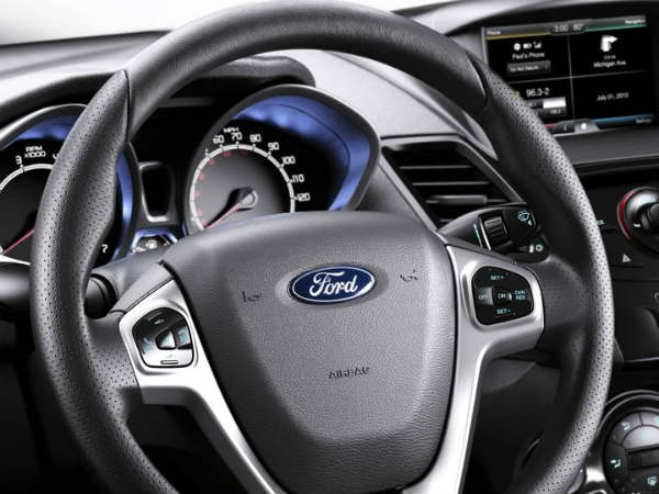 2014 ഫോര്‍ഡ് ഫിയസ്റ്റ ഹാച്ച്ബാക്ക്