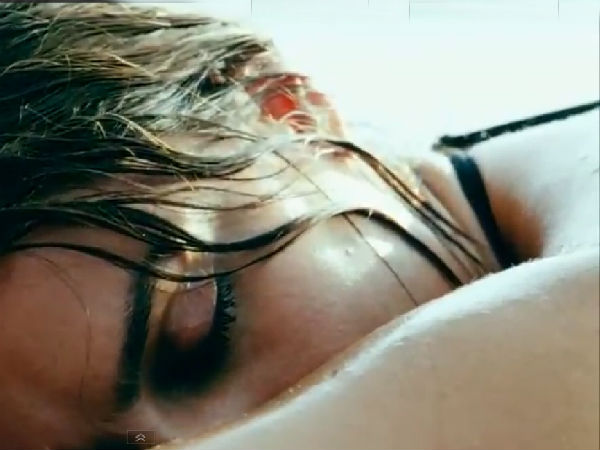 'ഗോ ടോപ്‍ലെസ്!' 