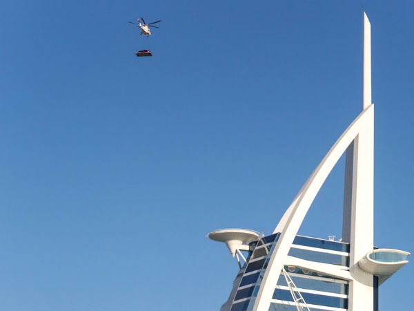 ദുബൈ ആകാശങ്ങളില്‍ ആസ്റ്റണ്‍ മാര്‍ട്ടിന്‍ വാന്‍ക്വിഷ്