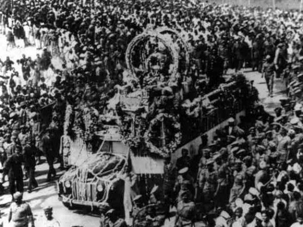 ഗാന്ധിയുടെയും ഗോഡ്സെയുടെയും കാര്‍