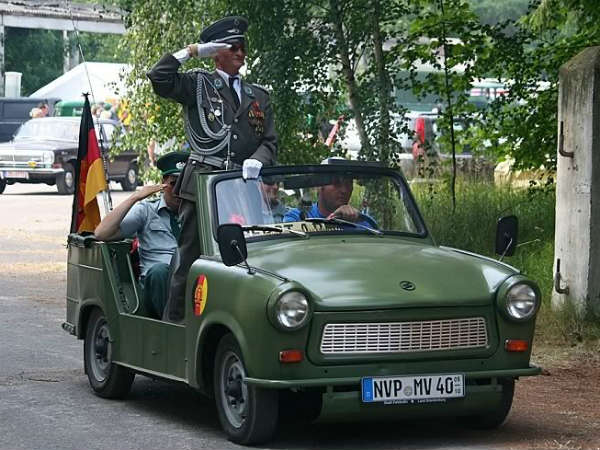 കമ്യൂണിസ്റ്റുകാരുടെ കാര്‍ സങ്കല്‍പം