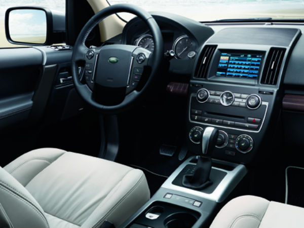 2013 ലാന്‍ഡ് റോവര്‍ ഫ്രീലാന്‍ഡര്‍ 2