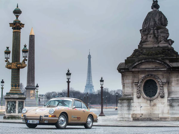 പോഷെ 911 ലോക സഞ്ചാരത്തില്‍