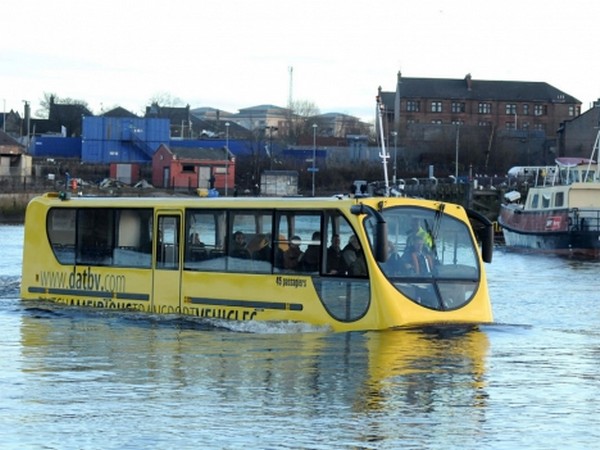 മെഡിറ്ററേനിയന്‍ കടലില്‍ ഒരു ബസ്സ്