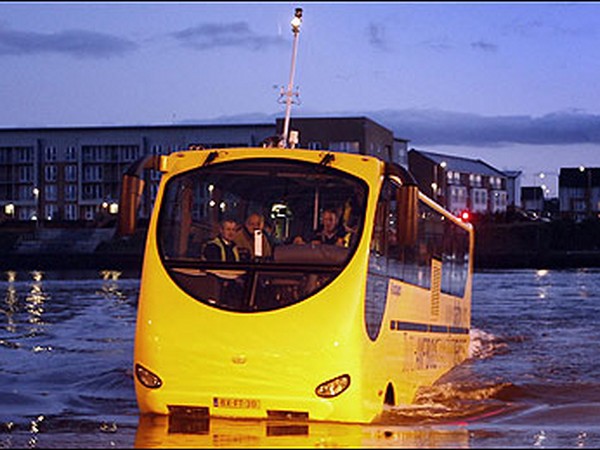 മെഡിറ്ററേനിയന്‍ കടലില്‍ ഒരു ബസ്സ്