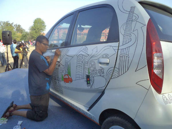 നാനോയില്‍ ഗ്രാഫിറ്റിയെഴുതുമ്പോള്‍...