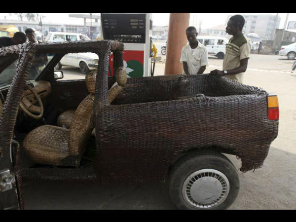 നെയ്തെടുത്ത കാര്‍!