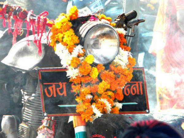 വിശ്വാസം: വണ്ടിയില്‍ പൂജിച്ച ചൂടിക്കയര്‍ കെട്ടിയാല്‍ കണ്ണ് തട്ടില്ല