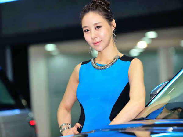 സിയോള്‍ ഷോയിലെ കൊറിയന്‍ പെണ്‍കുട്ടികള്‍