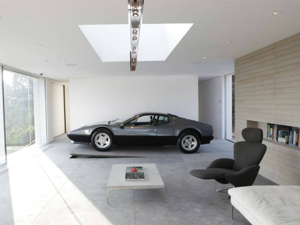 House Built Around A Ferrari 512 BBI