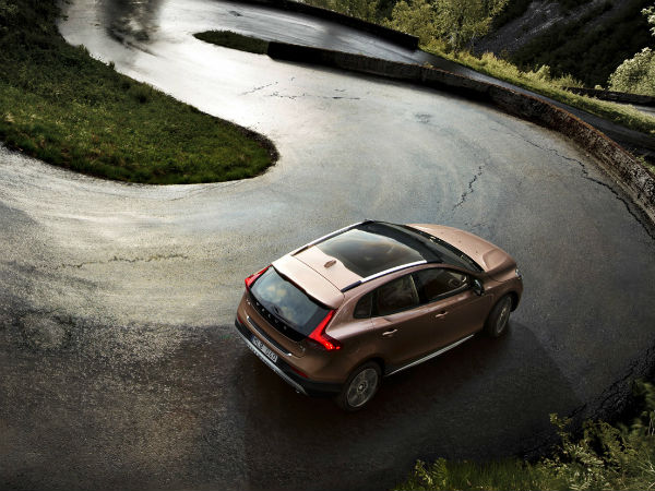 Volvo V40 Cross Country Launched