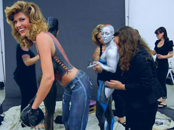 ട്രിന മെറിയുടെ നഗ്നപരീക്ഷണങ്ങള്‍