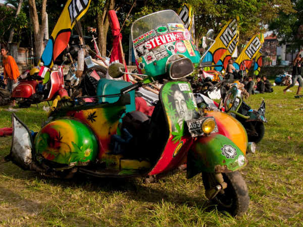 വെസ്പയുടെ ഭ്രാന്തന്‍ മോഡിഫിക്കേഷനുകള്‍