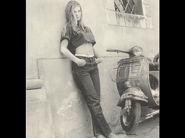 ക്ലാസിക് വെസ്പ സ്കൂട്ടർ പോസ്റ്ററുകള്‍