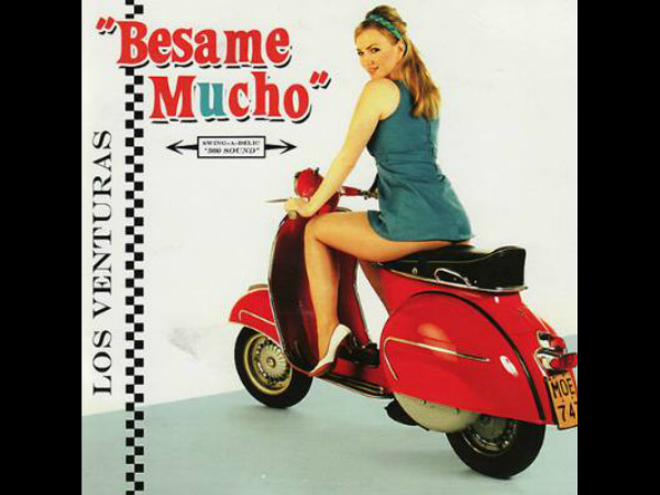 ക്ലാസിക് വെസ്പ സ്കൂട്ടർ പോസ്റ്ററുകള്‍