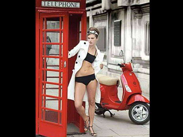 ക്ലാസിക് വെസ്പ സ്കൂട്ടർ പോസ്റ്ററുകള്‍