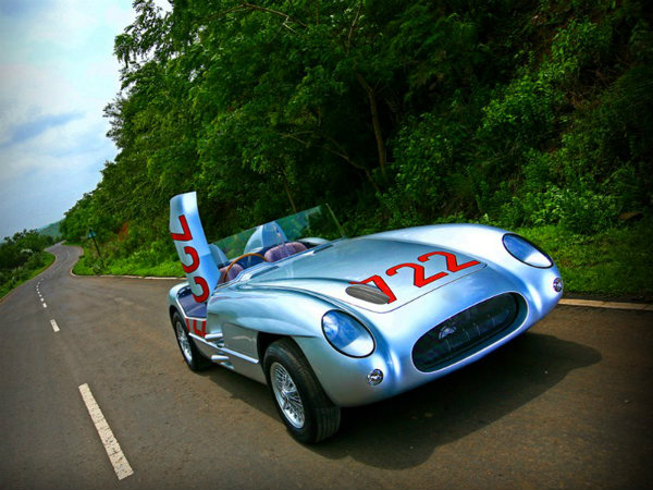 ഡിസി മെഴ്സിഡിസ് എസ്എല്‍ആർ റിപ്ലിക്ക 722