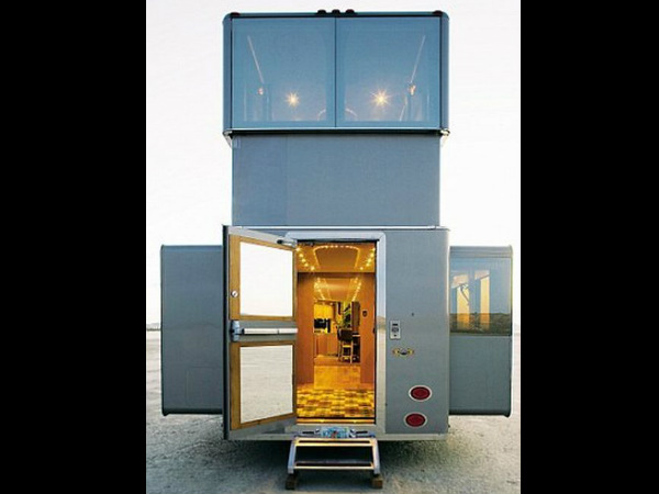 Ashton Kutcher's Mobile Home