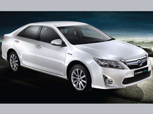 Toyota Camry Hybrid Launched In India
