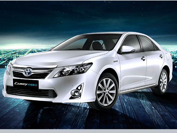 Toyota Camry Hybrid Launched In India