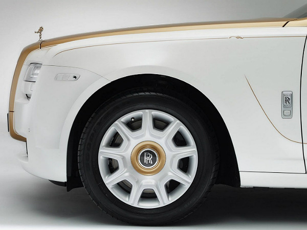 Rolls Royce Ghost Chengdu Golden Sunbird Edition