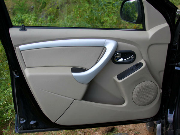 Nissan Terrano Review