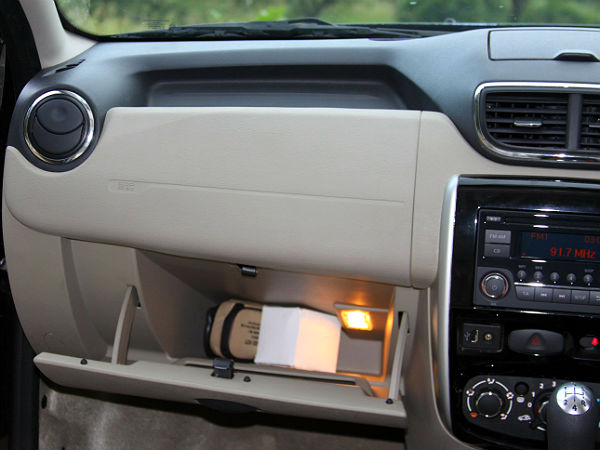 എല്ലാ വേരിയന്റുകളിലും ലഭ്യമാക്കുന്ന ഫീച്ചറുകള്‍