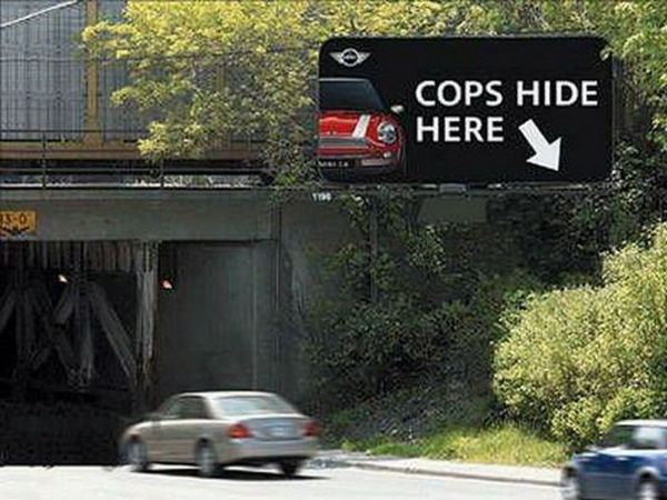 ചിരിപ്പിക്കുന്ന റോഡ് സൈനുകള്‍