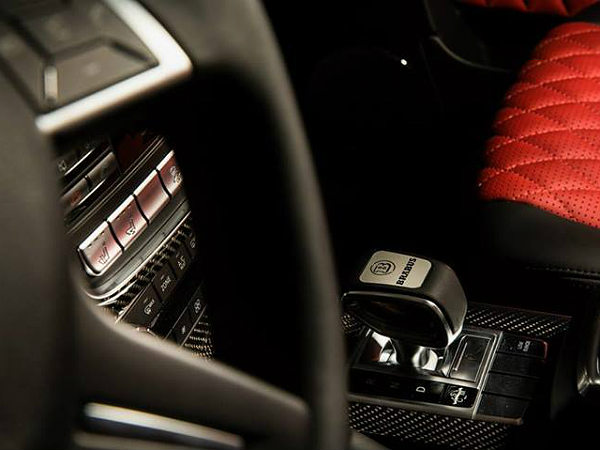 The Dubai Police Tuned G63 AMG To Brabus B63S 700 Widestar