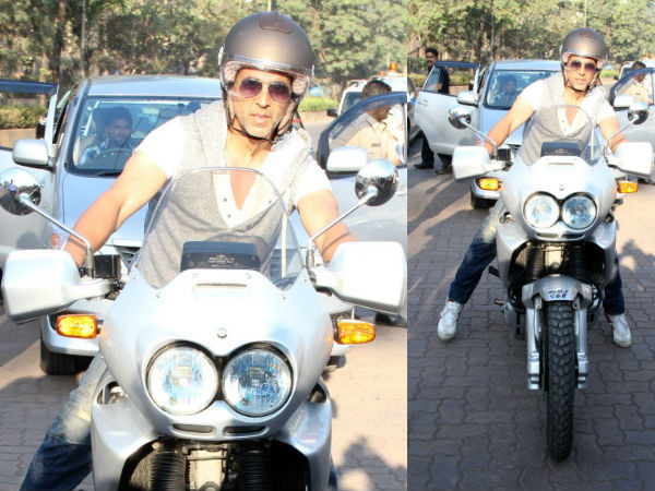 Akshay Kumar Rides Bike For Mumbai Police
